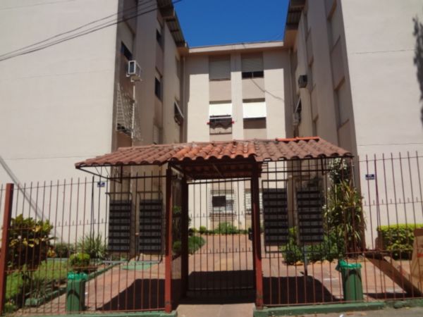 Apartamento com 60m², 3 dormitórios, 1 vaga no bairro Santo Antonio em Porto Alegre para Comprar