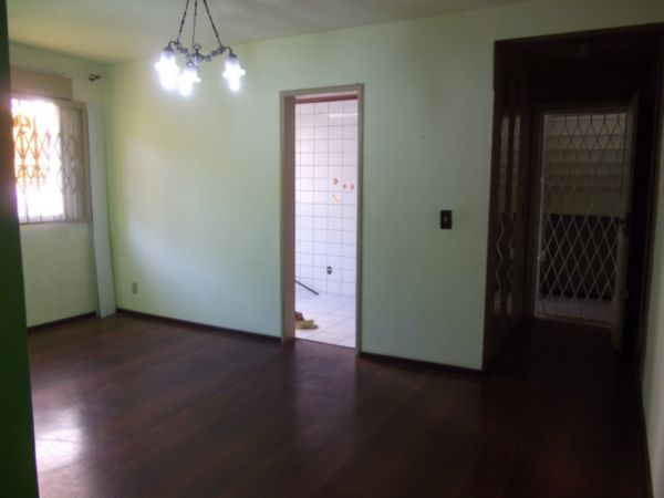 Apartamento com 55m², 2 dormitórios, 1 vaga no bairro Santo Antonio em Porto Alegre para Comprar