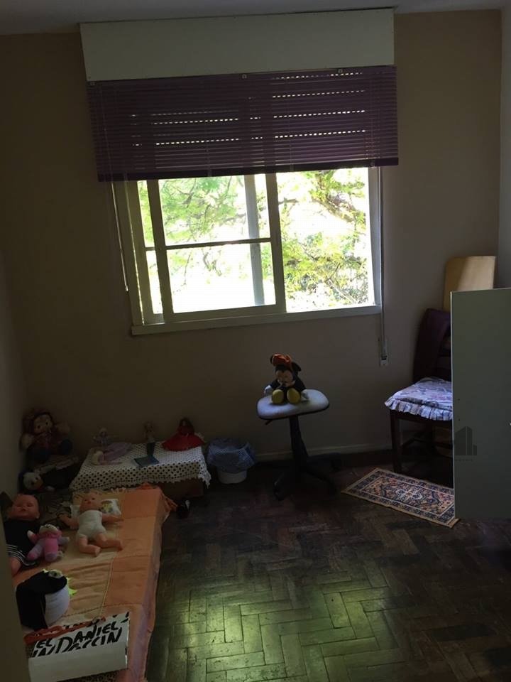 Apartamento com 77m², 3 dormitórios, 1 vaga no bairro Teresópolis em Porto Alegre para Comprar