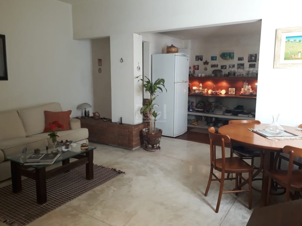 Apartamento com 72m², 2 dormitórios no bairro Rio Branco em Porto Alegre para Comprar