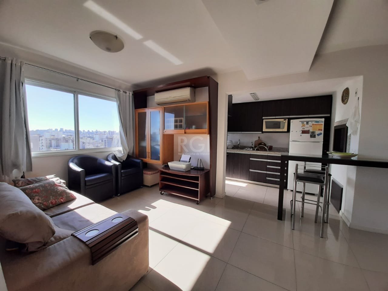 Apartamento com 82m², 3 dormitórios, 2 vagas no bairro Santana em Porto Alegre para Comprar