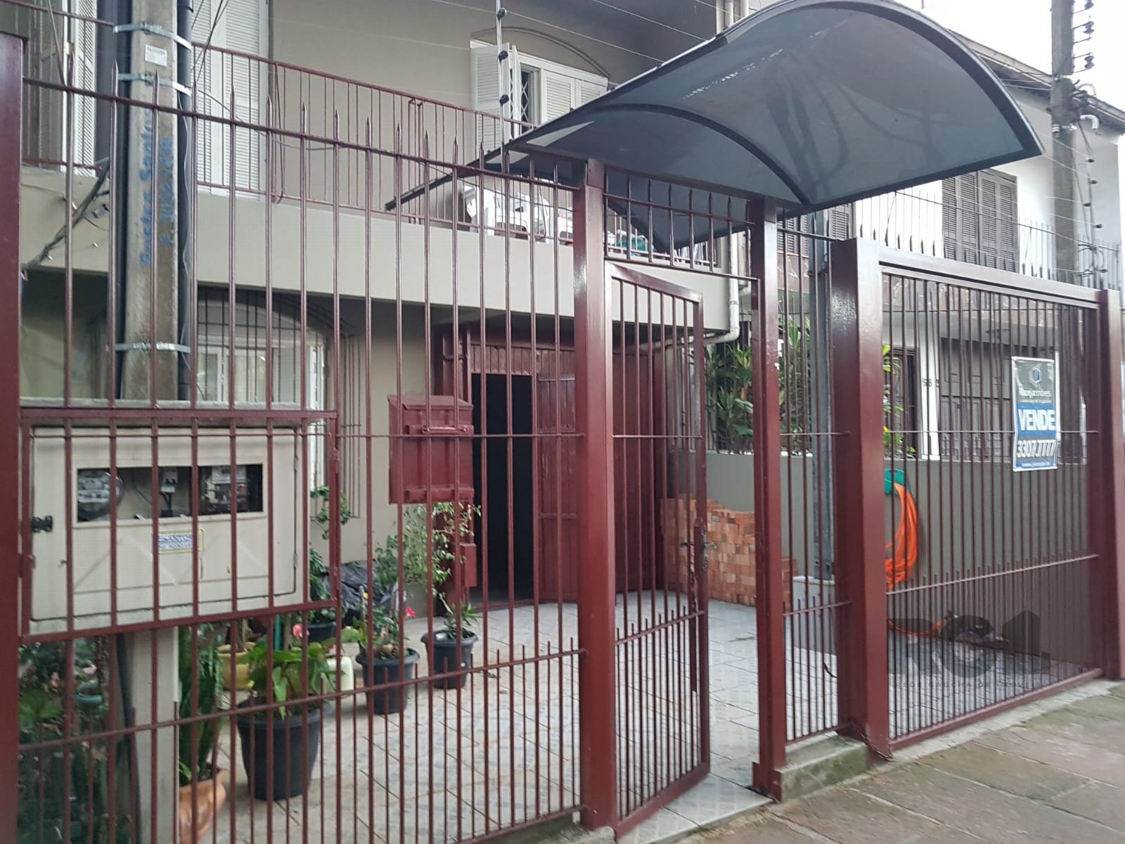 Casa com 280m², 4 dormitórios, 4 vagas no bairro Santana em Porto Alegre para Comprar