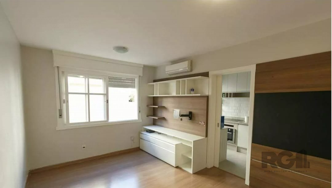 Apartamento com 62m², 2 dormitórios, 1 vaga no bairro Santo Antonio em Porto Alegre para Comprar