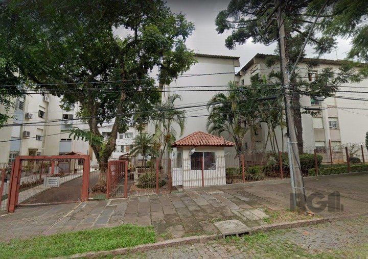Apartamento com 49m², 2 dormitórios, 1 vaga no bairro Santo Antonio em Porto Alegre para Comprar