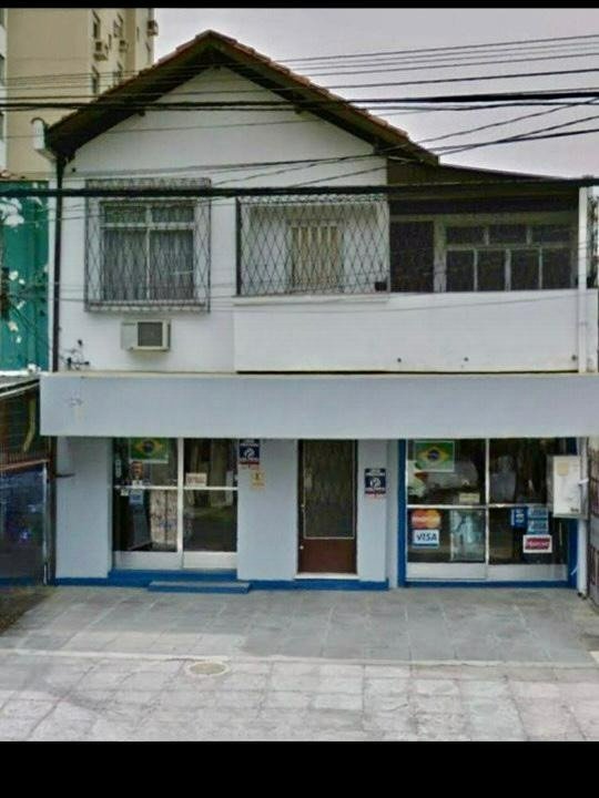 Casa à venda com 250m², 3 quartos, 1 suíte, 3 vagas no bairro Rio Branco em Porto Alegre