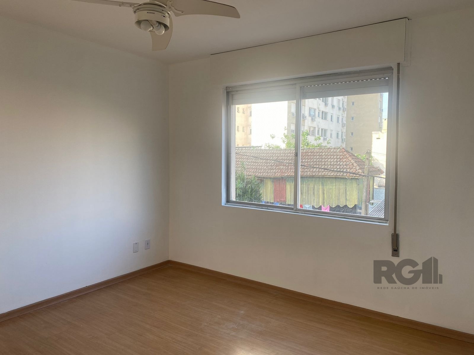 Apartamento com 60m², 2 dormitórios, 1 vaga no bairro Santana em Porto Alegre para Comprar