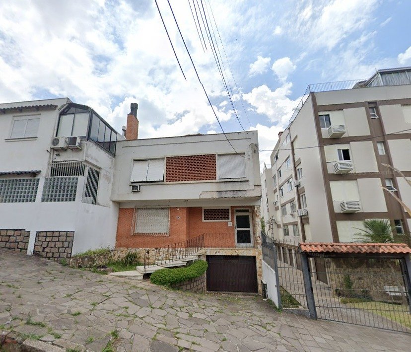 Apartamento com 121m², 4 dormitórios, 1 suíte, 2 vagas no bairro Petrópolis em Porto Alegre para Comprar