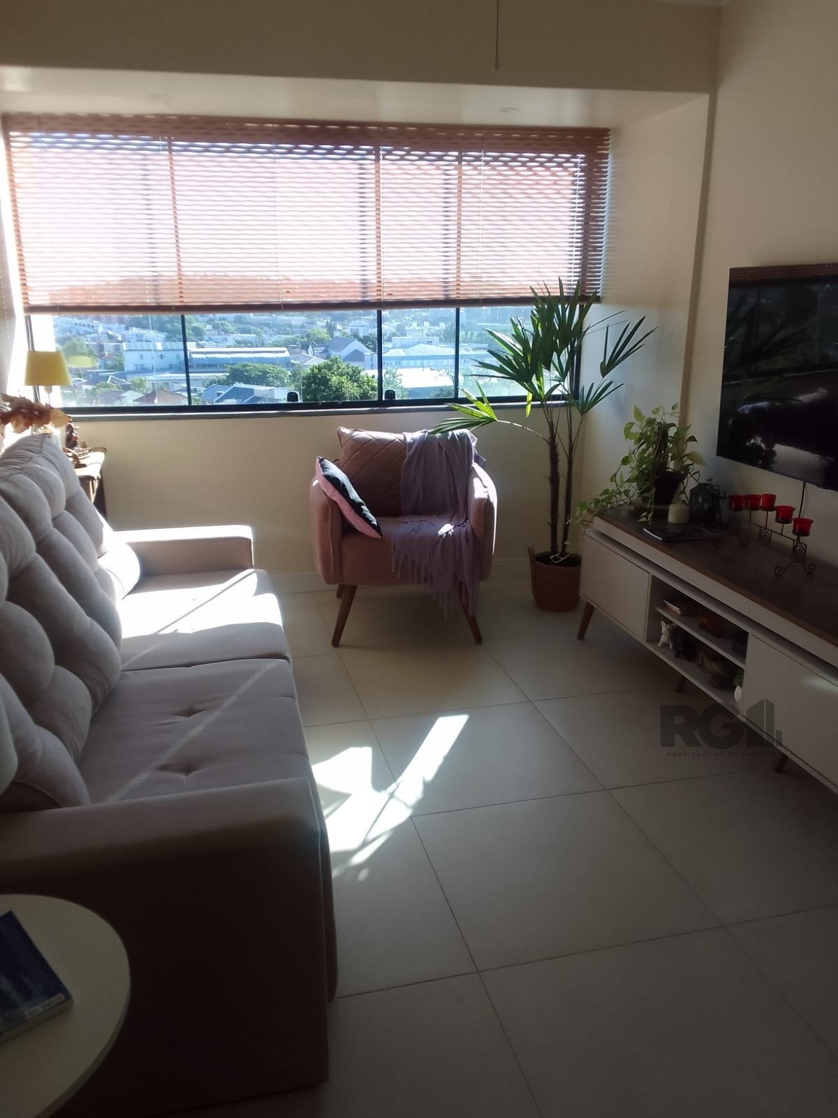 Apartamento com 56m², 2 dormitórios, 1 vaga no bairro Glória em Porto Alegre para Comprar
