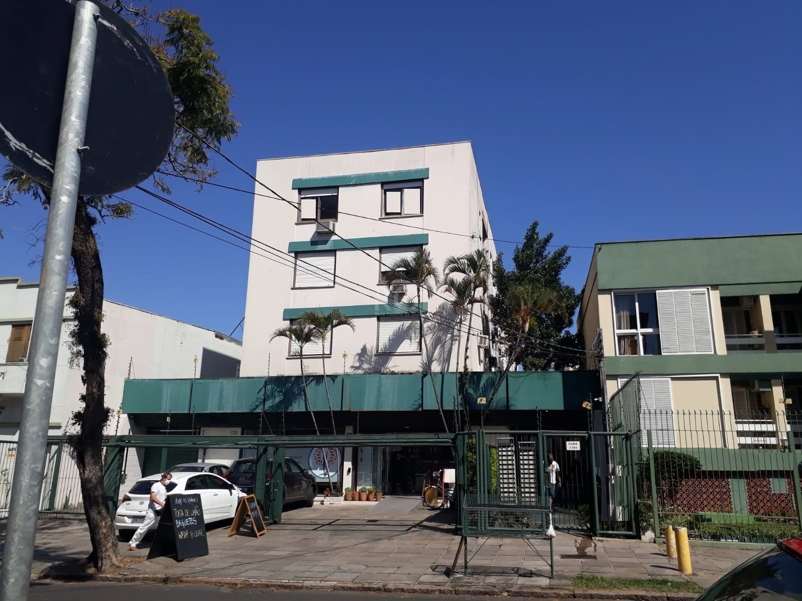 Apartamento JK com 31m², 1 vaga no bairro Santana em Porto Alegre para Comprar