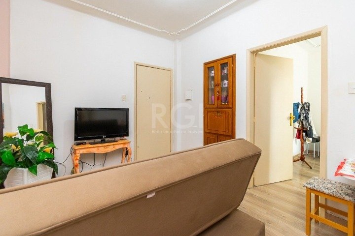 Apartamento com 50m², 1 dormitório, 1 suíte no bairro Floresta em Porto Alegre para Comprar