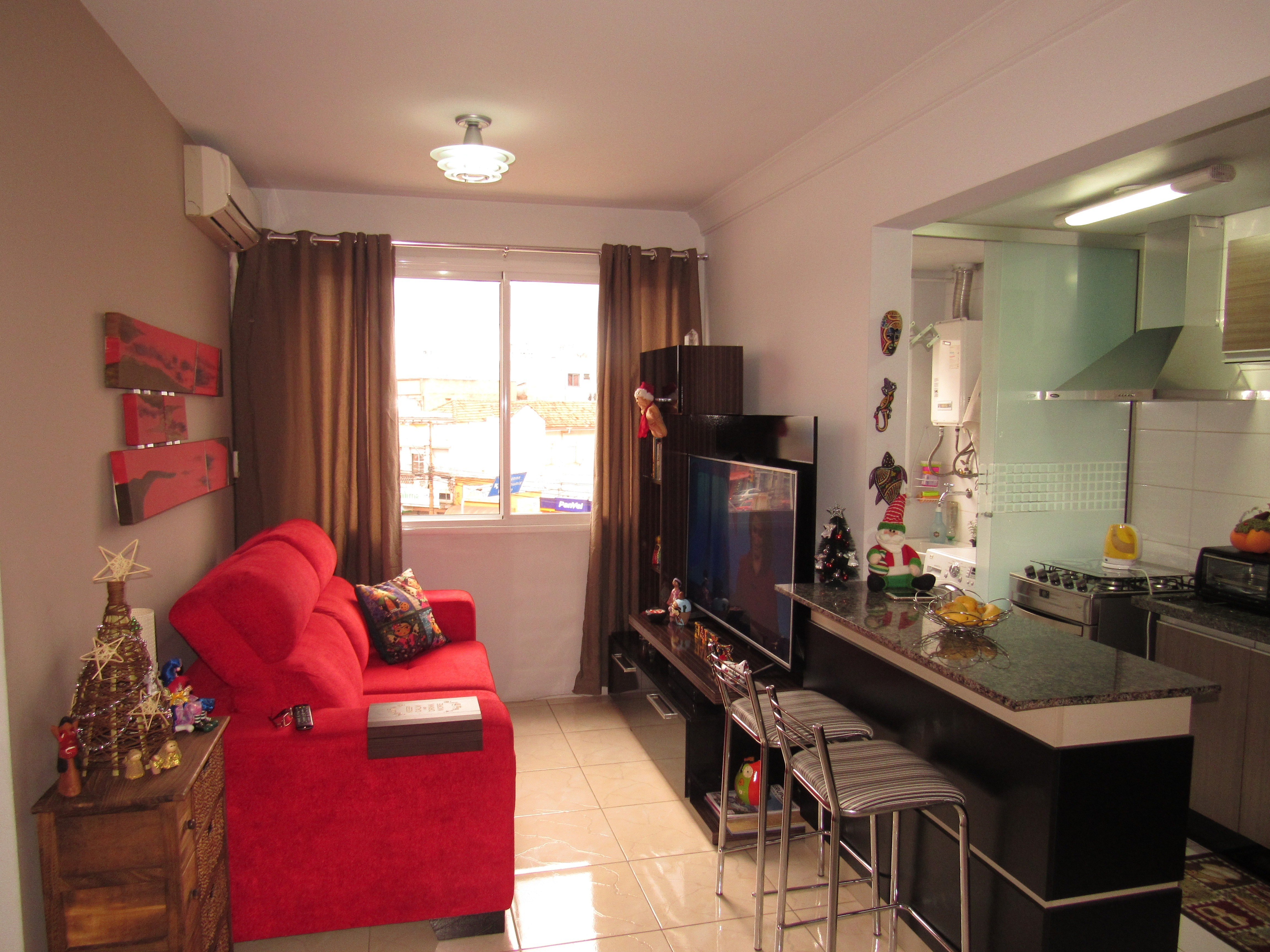 Apartamento com 49m², 2 dormitórios, 1 vaga no bairro Azenha em Porto Alegre para Comprar