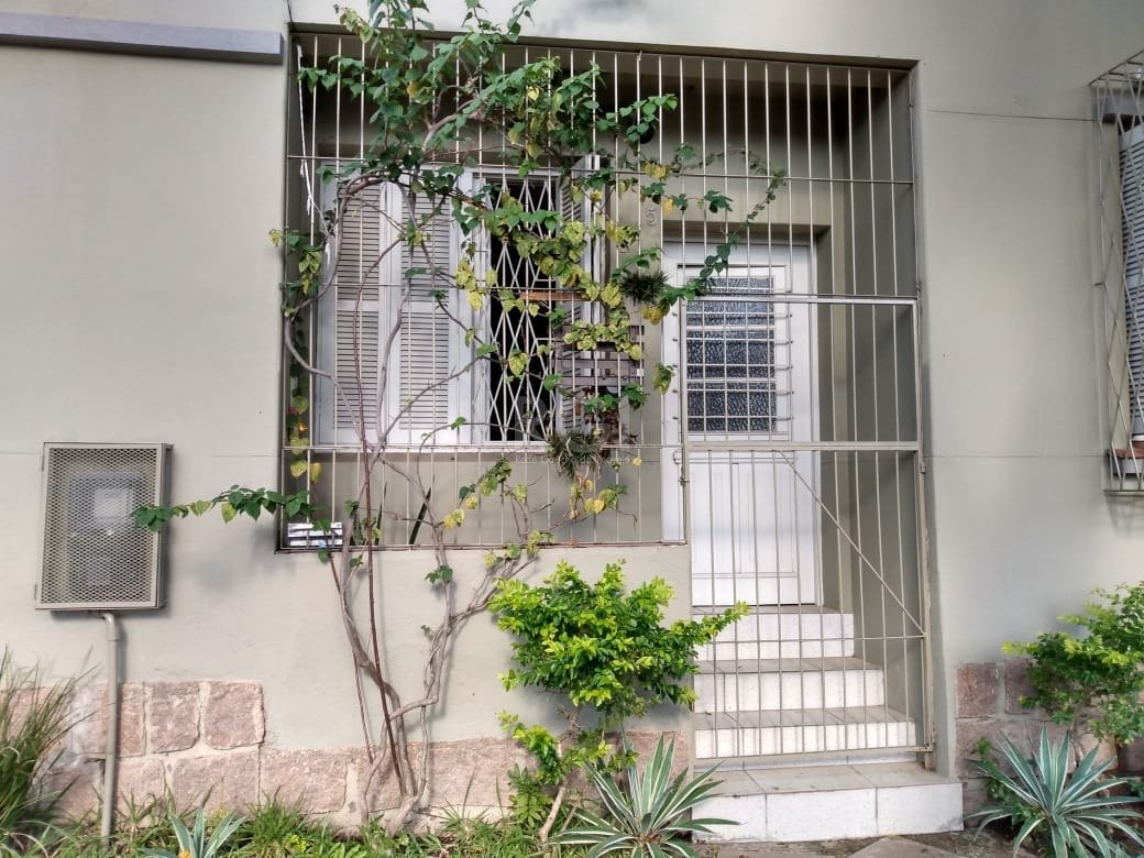 Apartamento com 70m², 2 dormitórios, 1 vaga no bairro Santana em Porto Alegre para Comprar