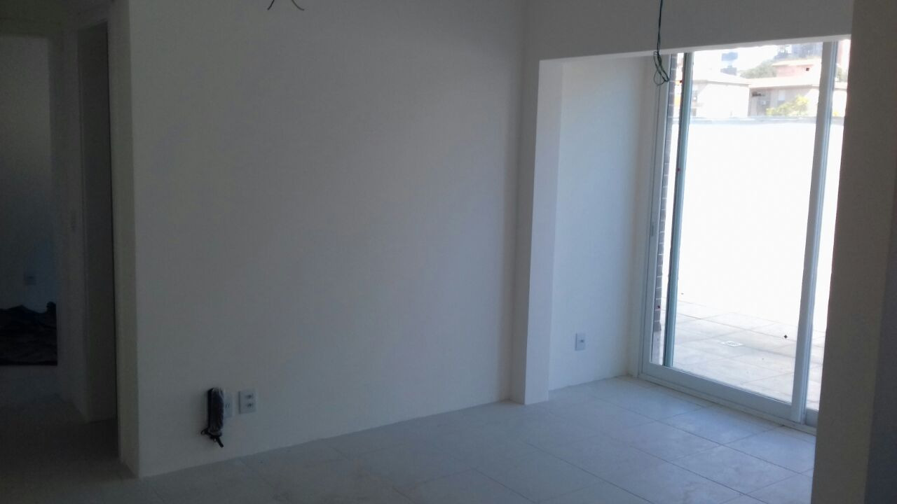 Apartamento com 31m², 1 dormitório, 1 vaga no bairro Santo Antonio em Porto Alegre para Comprar