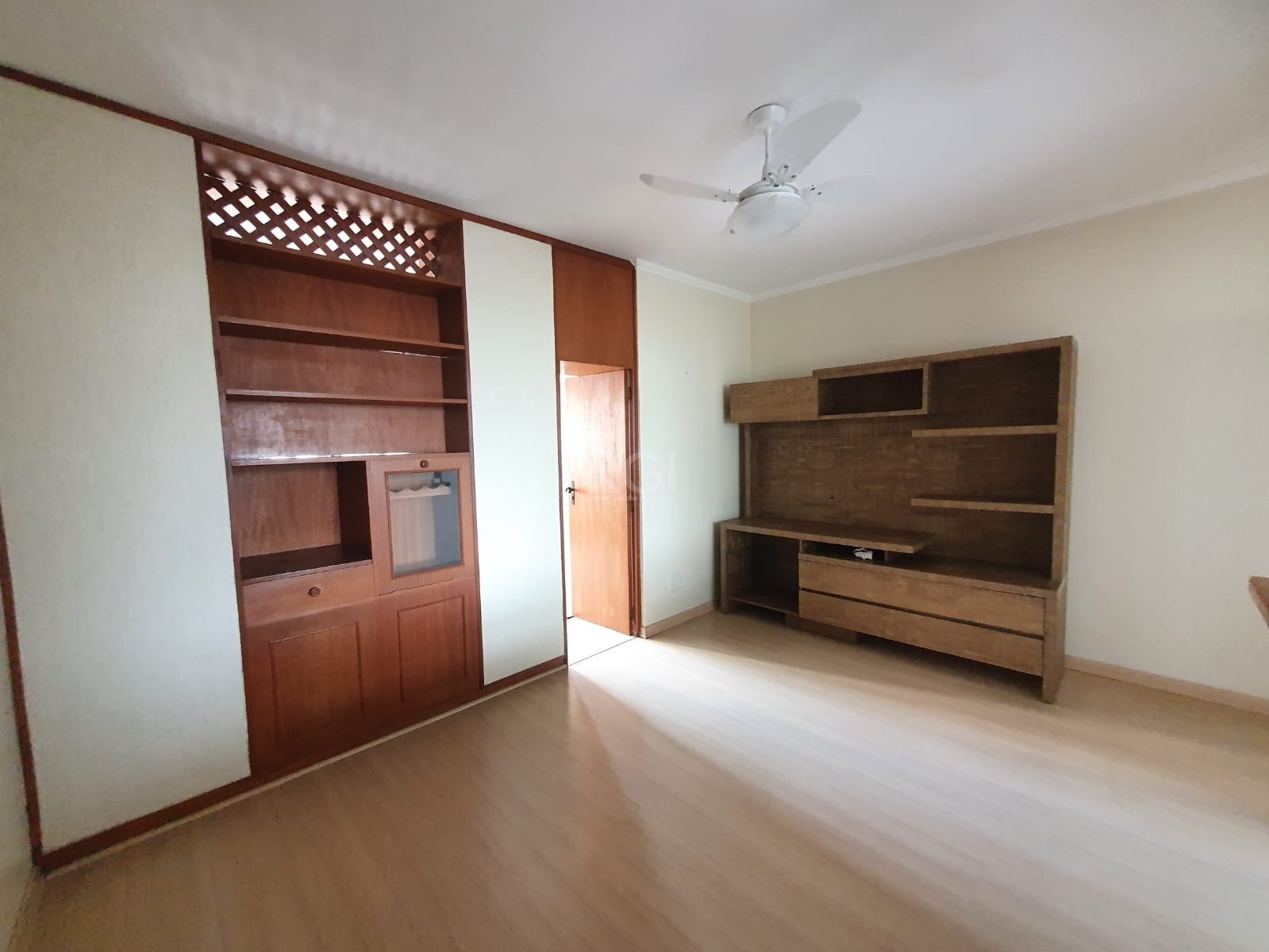 Apartamento com 44m², 1 dormitório, 1 suíte, 1 vaga no bairro Santana em Porto Alegre para Comprar