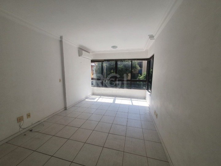 Apartamento com 90m², 2 dormitórios, 1 vaga no bairro Mont Serrat em Porto Alegre para Comprar