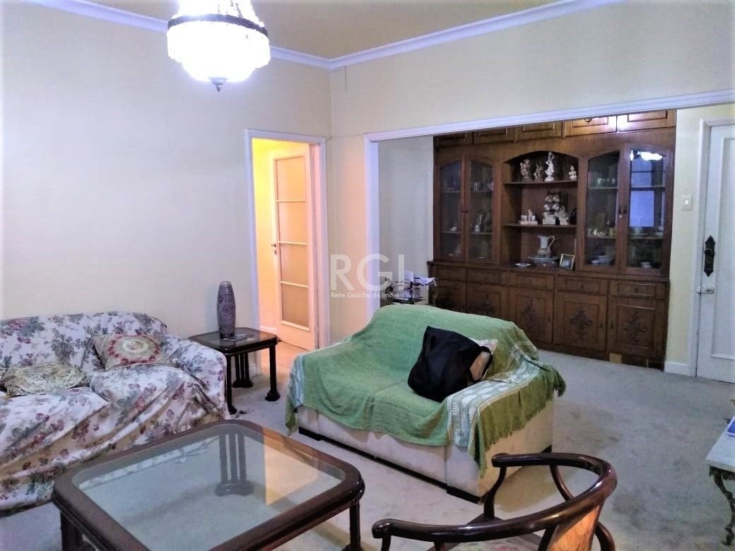 Apartamento com 133m², 3 dormitórios, 1 vaga no bairro Centro Histórico em Porto Alegre para Comprar