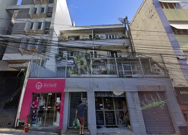 Apartamento com 90m², 3 dormitórios, 1 suíte no bairro Petrópolis em Porto Alegre para Comprar